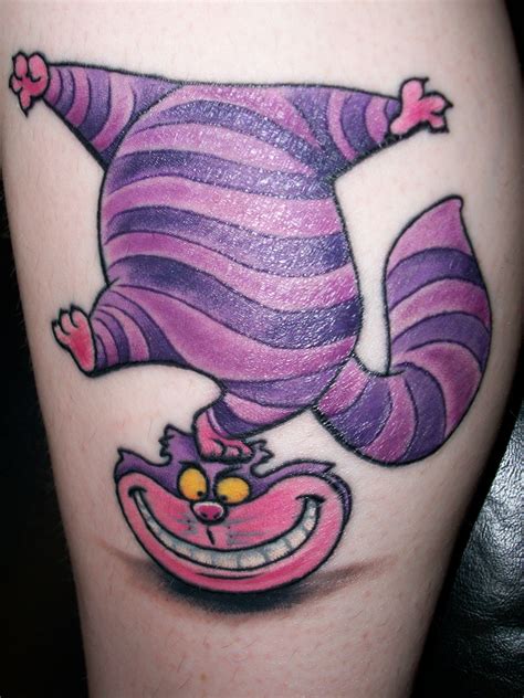 gato de cheshire tattoo|More.